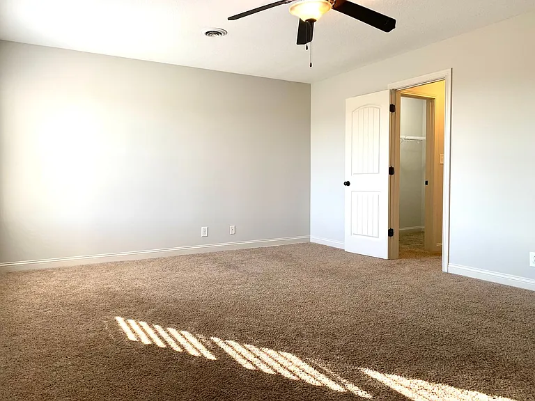 1533 Edgewater Ln — Photo 34