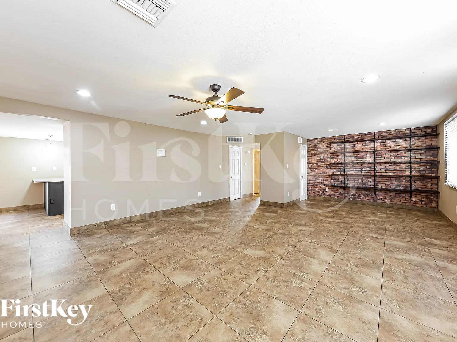 3 bed, 2.0 bath, 1546 sqft, $2,095 — Photo 2