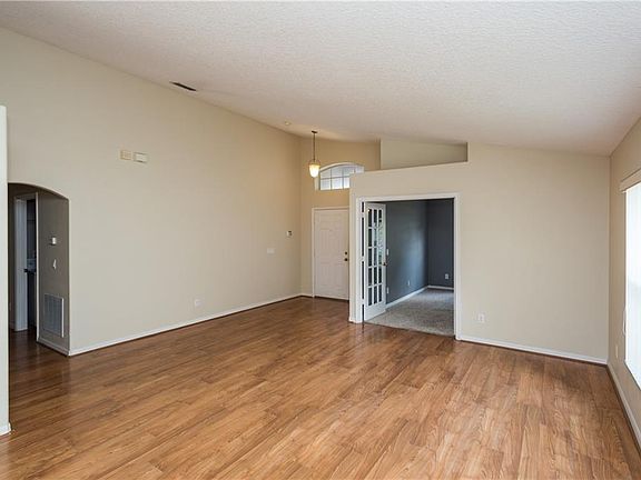5th image of 3832 Shawn Cir