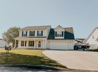 206 Fairfield Cir, Raeford, NC 28376