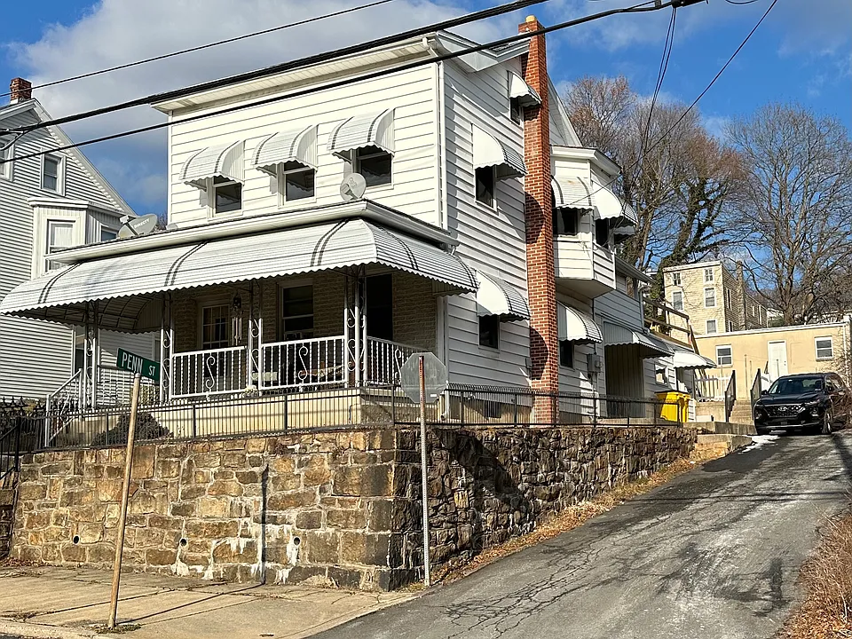 317 Saint John St #2