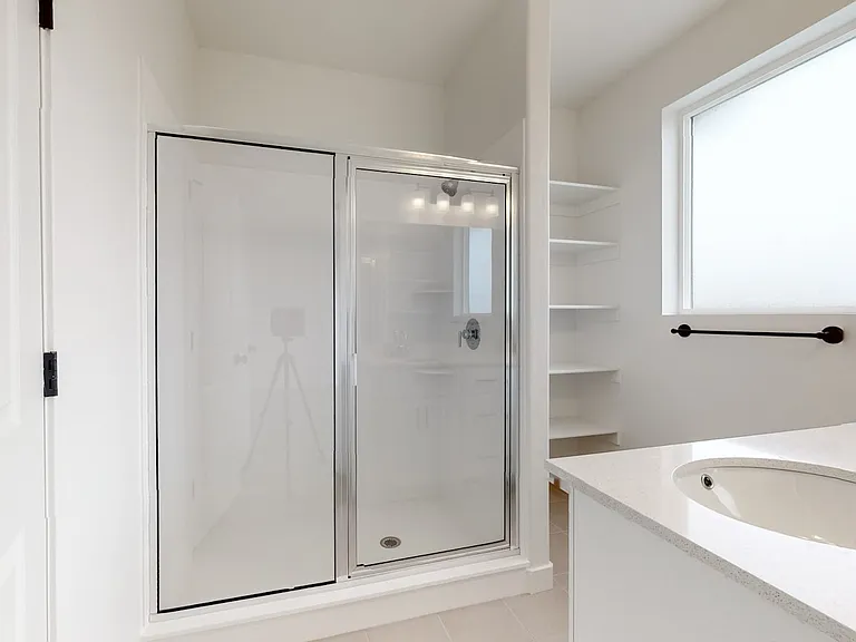 546 S 1040 W — Photo 17