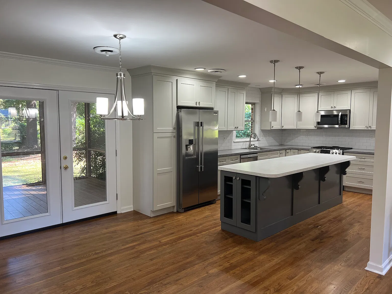 3 bed, 1.5 bath, 1243 sqft, $1,895 — Photo 2
