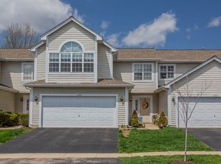 1250 Dunamon Dr, Bartlett, IL 60103