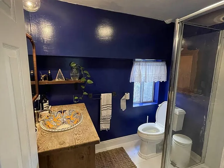 1086 W Edgeware Rd — Photo 9