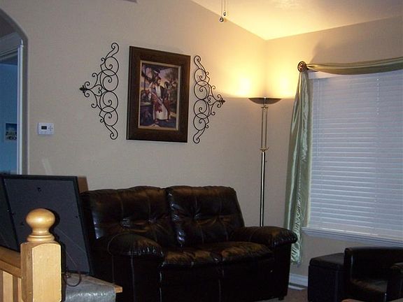 2nd image of 2027 Edmiston Dr