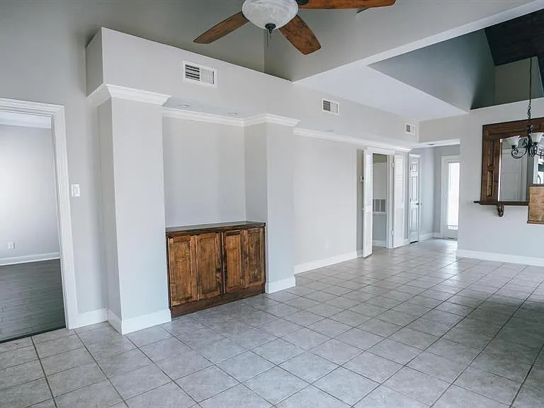 4144 Greystone Way #104 — Photo 9