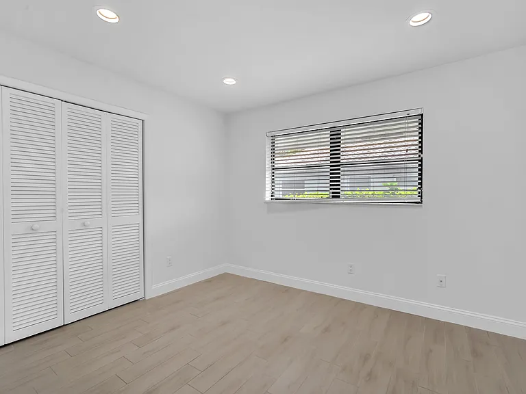 6878 Entrada Pl — Photo 27