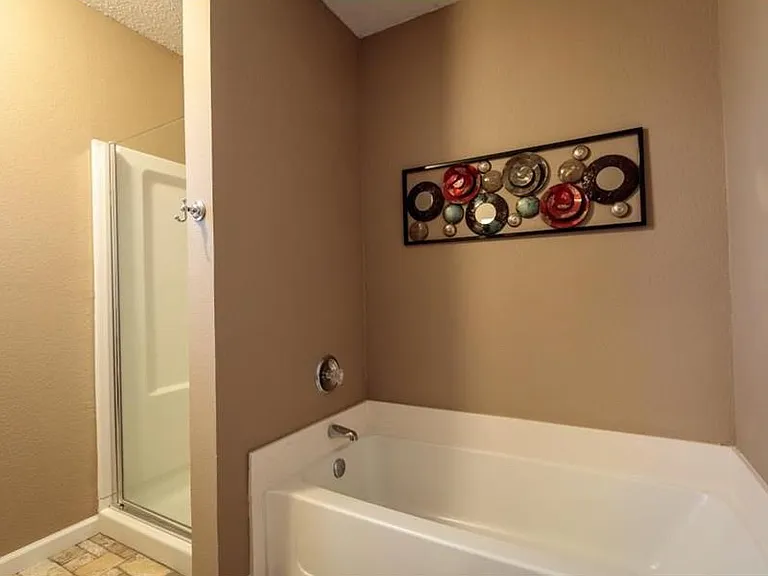 8721 Limestone Dr — Photo 3