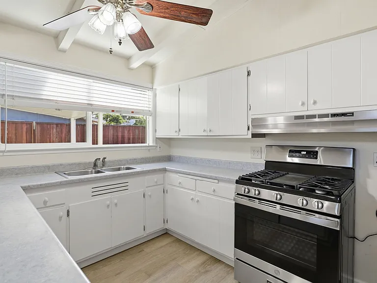 1265 Prescott Ave — Photo 10