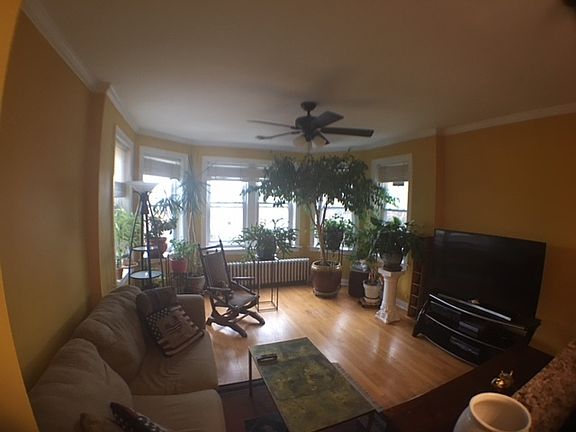 4th image of 6454 N Francisco Ave #3