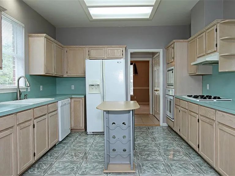 25731 Lake Lawn Dr — Photo 4