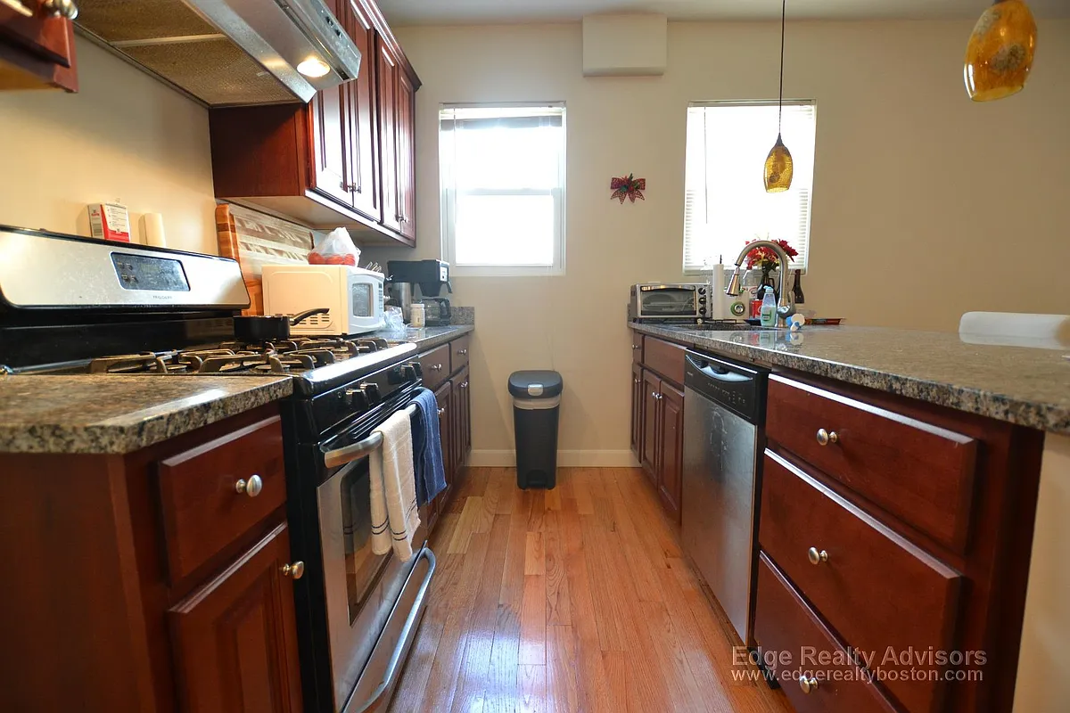 Building Photo - 15 Litchfield St #2