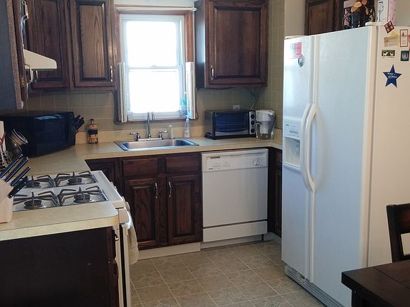 2nd image of 52 Glendale Ln