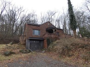 15 Nocklyn Dr, Pittsburgh, PA 15237
