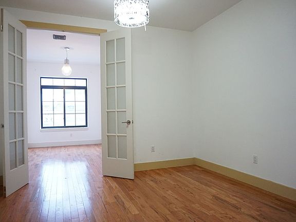 4th image of 218 Boerum St #2A