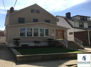 2107 147th St, Whitestone, NY 11357