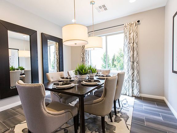 Homesite 33 Dining Room