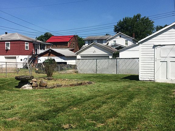 2nd image of 221 3rd Ave