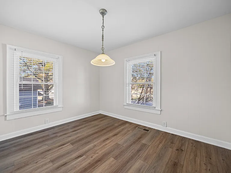807 N Morris St — Photo 11