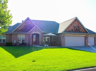 2017 Day Break Ln, Enid, OK 73703