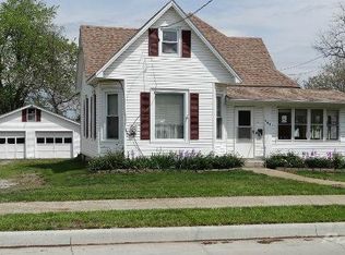708 W 8th St, Cameron, MO 64429
