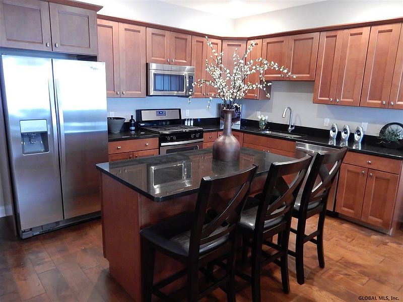 2nd image of 316E BALLSTON Avenue