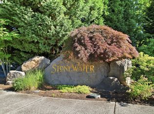 7381 NE Stonewater St, Hillsboro, OR 97124