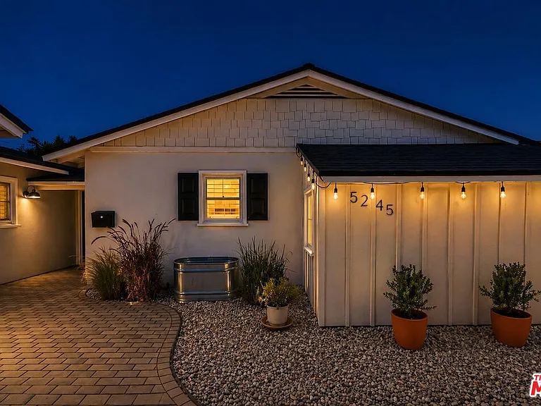 5245 Ventura Canyon Ave — Photo 21
