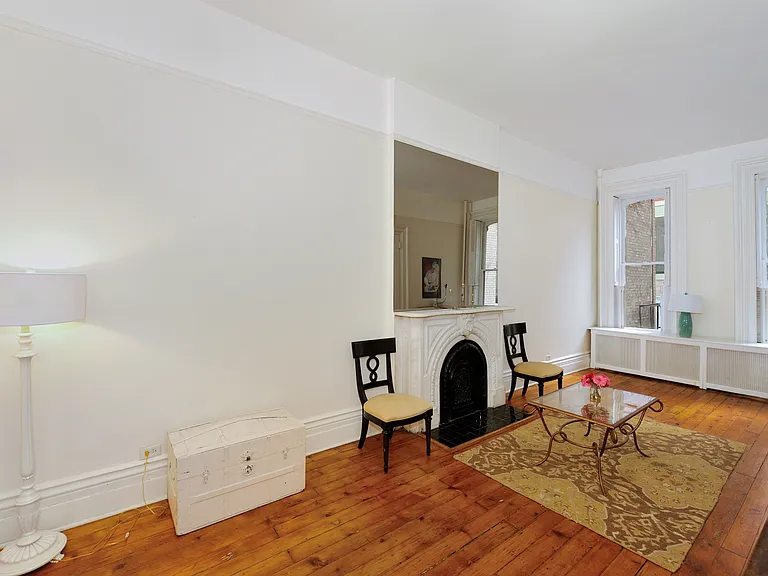 251 E 49th St #1 — Photo 7