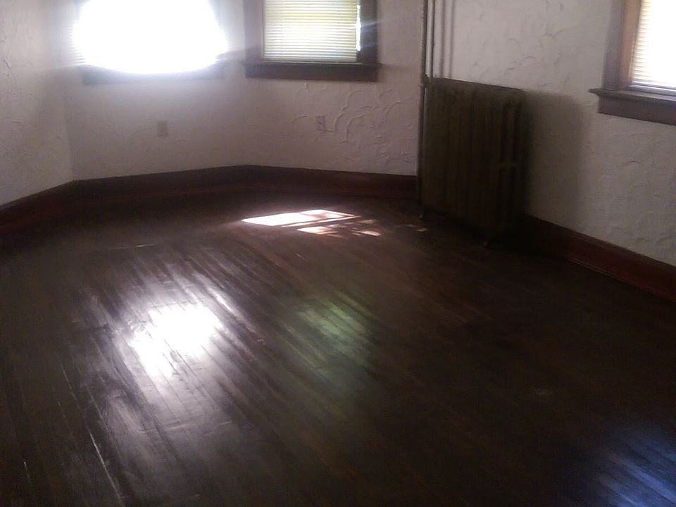 1st image of 2936 W Kilbourn Ave APT 1