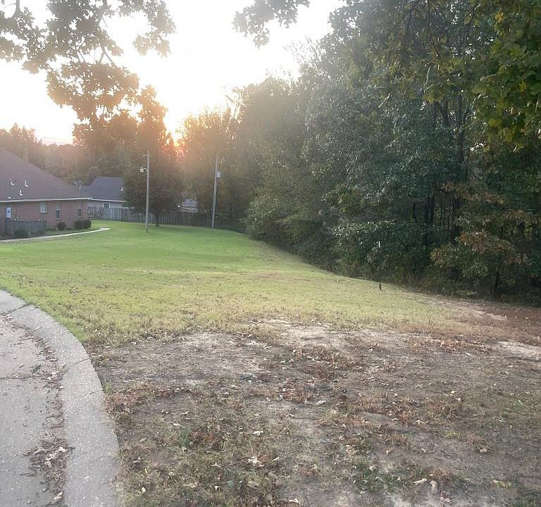 2nd image of 0 E Oaks Cv