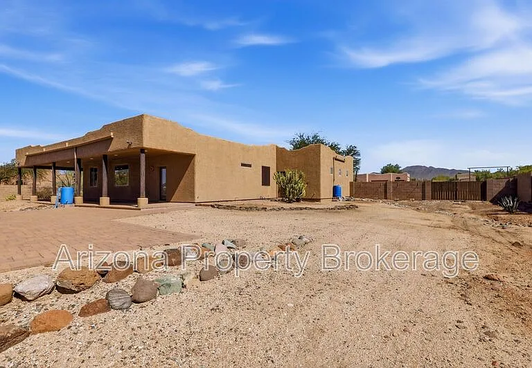 1933 W Tanya Trl — Photo 32