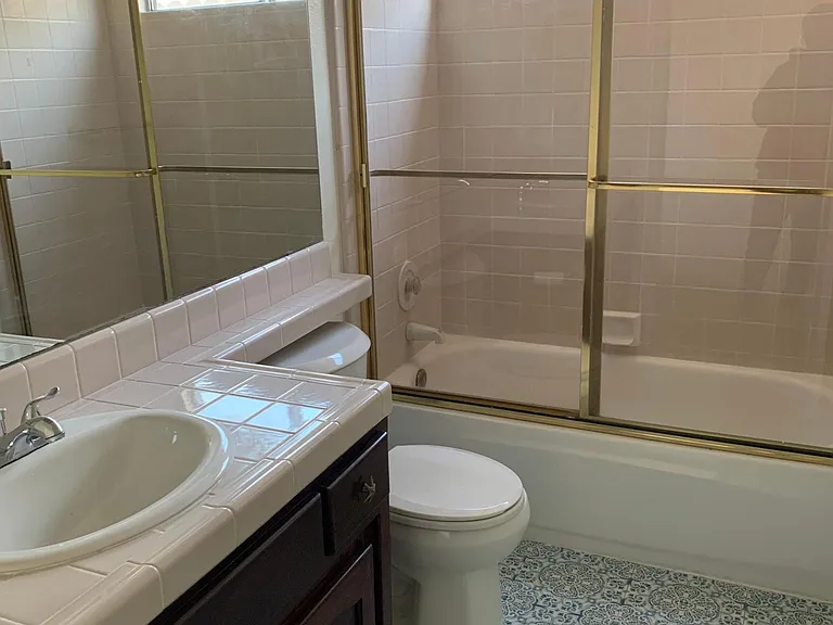 974 E Pennsylvania Ave — Photo 17