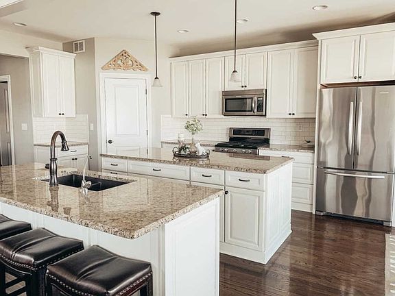 3rd image of 9136 W 97th Pl