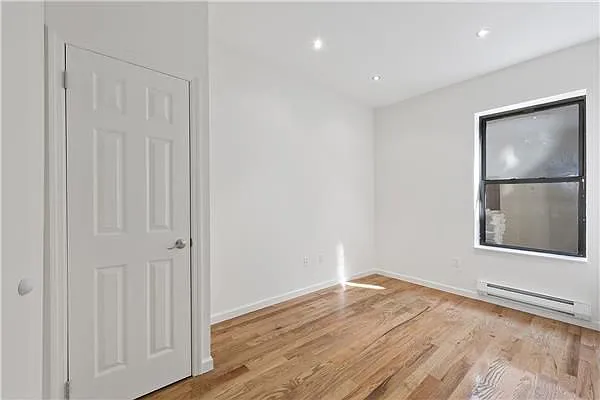 Rented by Curzon Real Estate | media 35