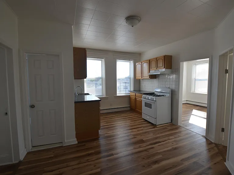 169-171 Avenue F3C #3C — Photo 1