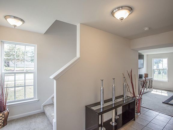 3rd image of 161 King Edward Ct