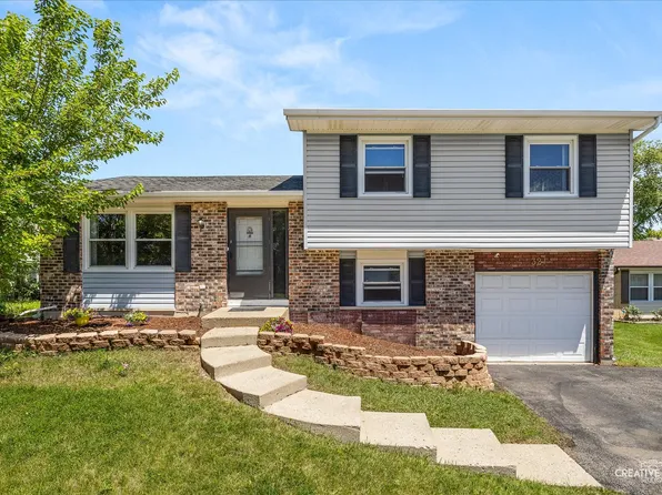 32 W Schubert Ave, Glendale Heights, IL 60139