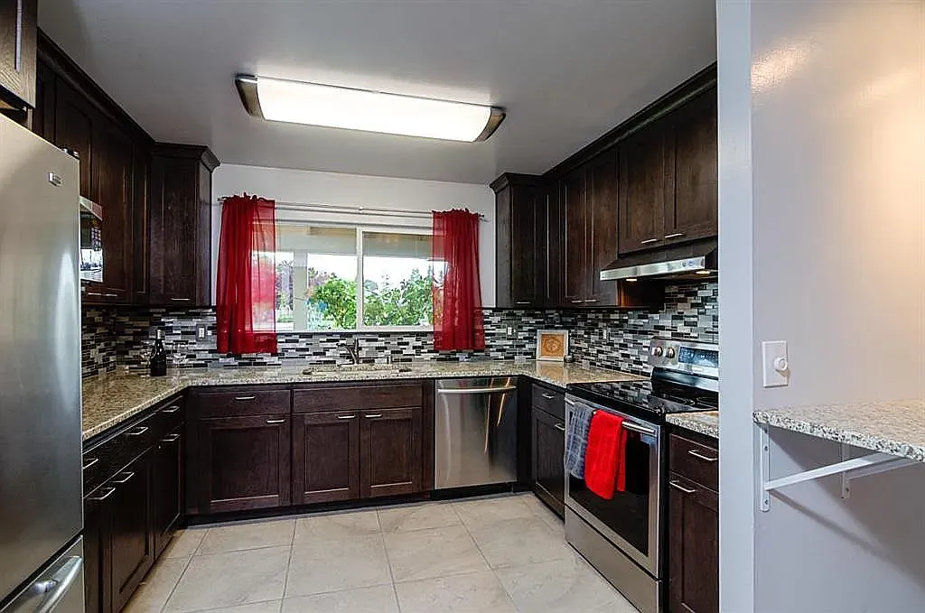 3 bed, 1502 sqft, $4,900 — Photo 3