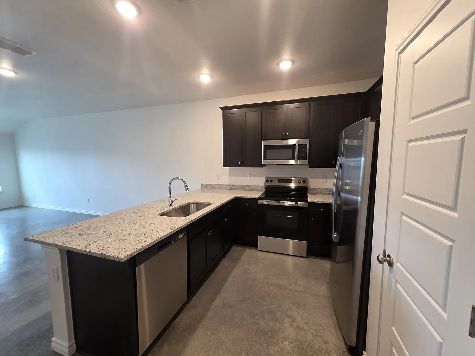 1222 Concord Drive - A — Photo 3