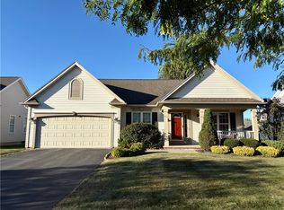 52 Sable Ridge Ln, Rochester, NY 14612