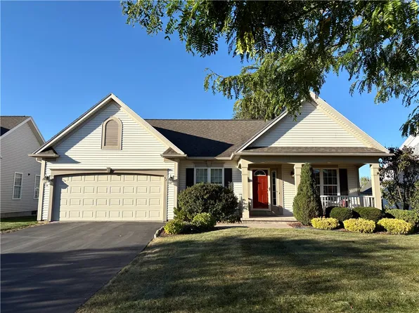 52 Sable Ridge Ln, Rochester, NY 14612