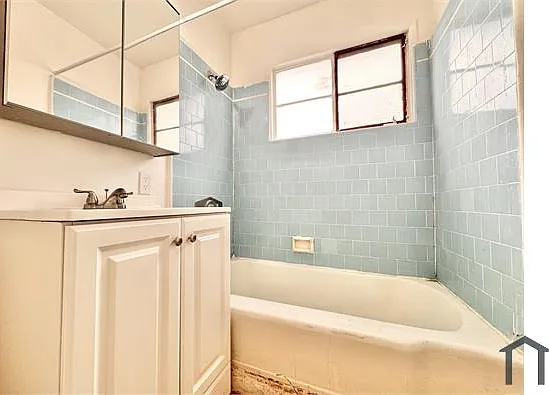 1211 Menlo Ave #1211 — Photo 3