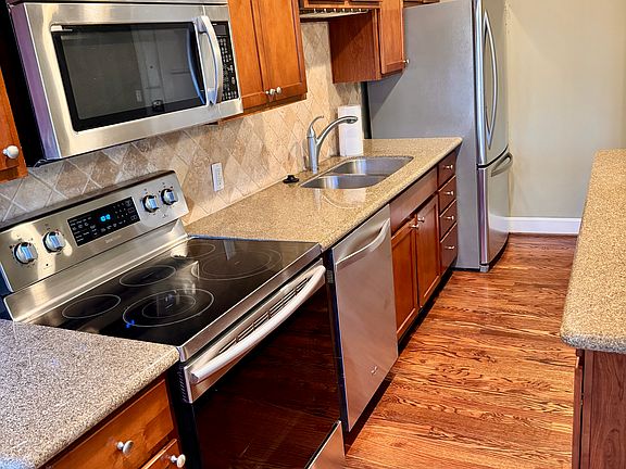 5th image of 323 Emanuel Cleaver Ii Blvd APT 1B