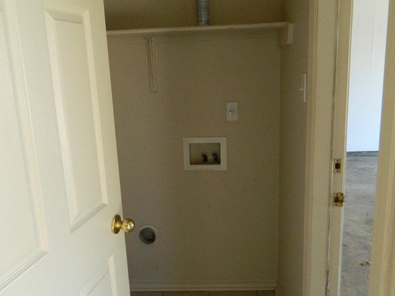 5th image of 1311 Fox Creek Dr