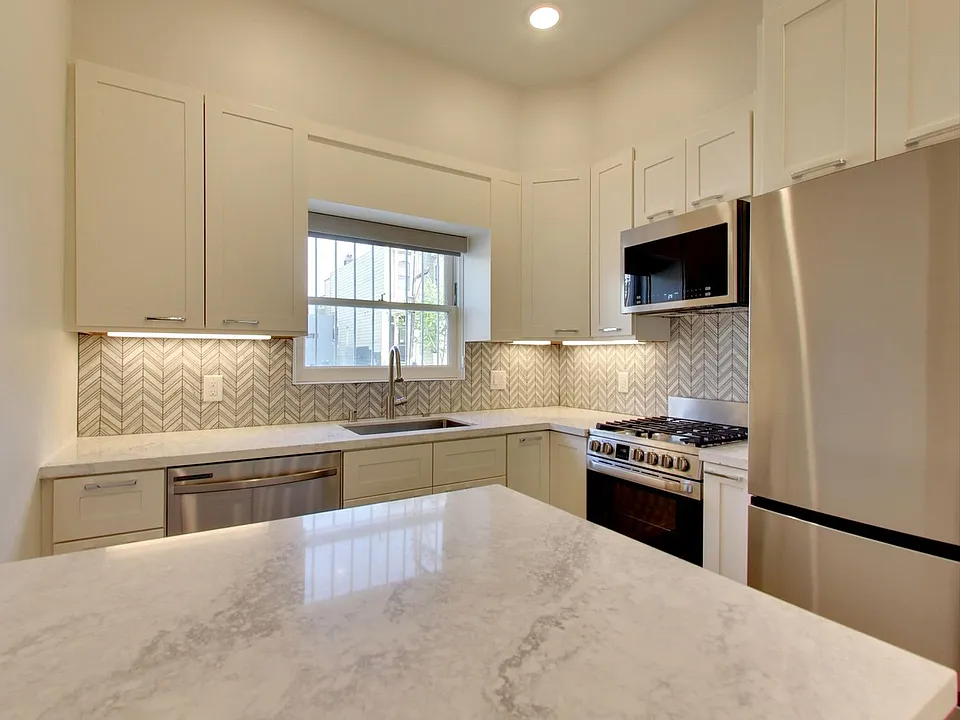 225 Duboce Ave #1