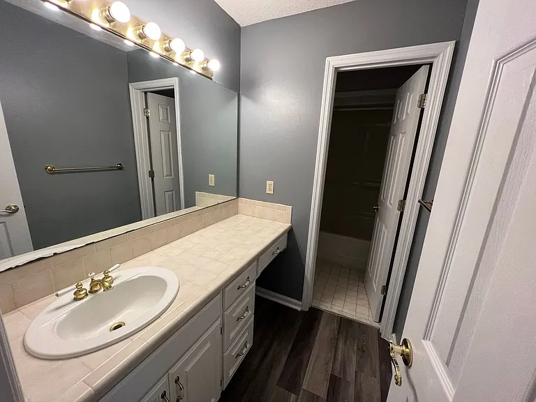 1635 Pondside Dr — Photo 22
