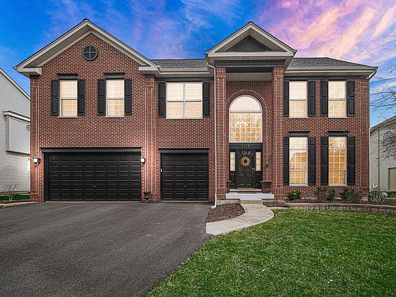 3rd image of 1328 Palisades Dr
