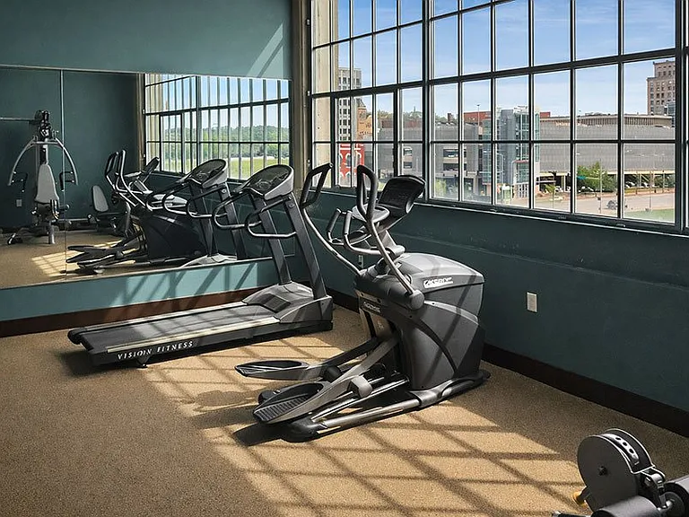 RIVERWALK LOFTS — Photo 8